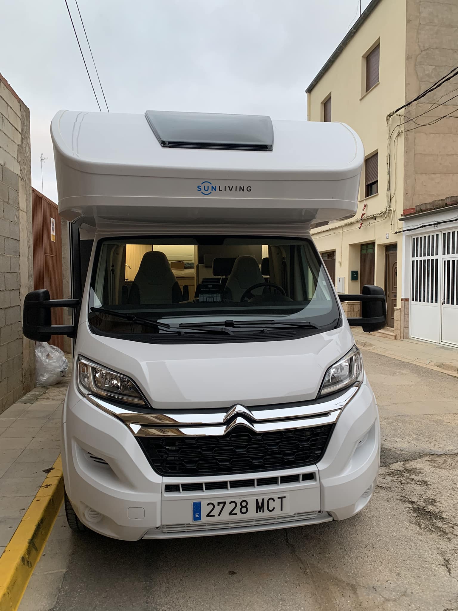 Autocaravana Capuchina Sun Light A75dp Citroen 140cv - Frontal - Caravan La Mancha